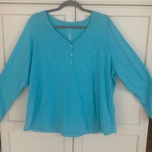 Women’s St. John’s Bay OX size, V-neck with three buttons. pit to pit 24”